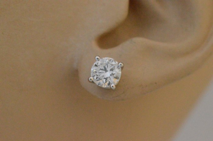 tiffany diamond studs 1 carat