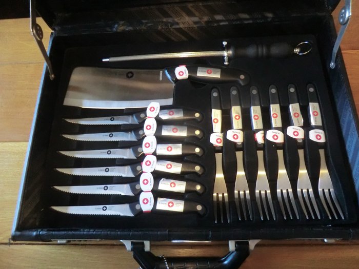 Swiss St. Moritz chrome steel knife set / bistro cutlery