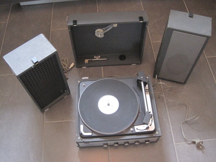 DUAL 1010 AV 52  - tragbarer Stereo Plattenspieler mit Verstärker mit 2 Boxen