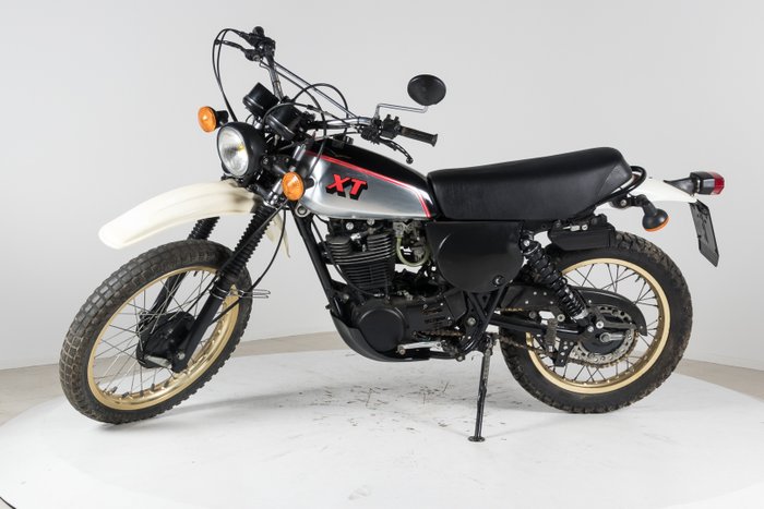 Yamaha - XT 400 - 1982