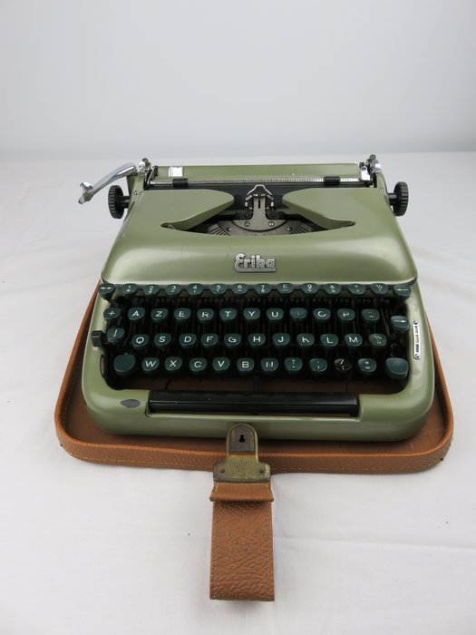Erika model 10 vintage portable typewriter, Khaki