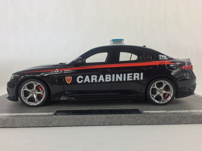 BBR - Scale 1/18 - Alfa Romeo Giulia Quadrifoglio Carabinieri 