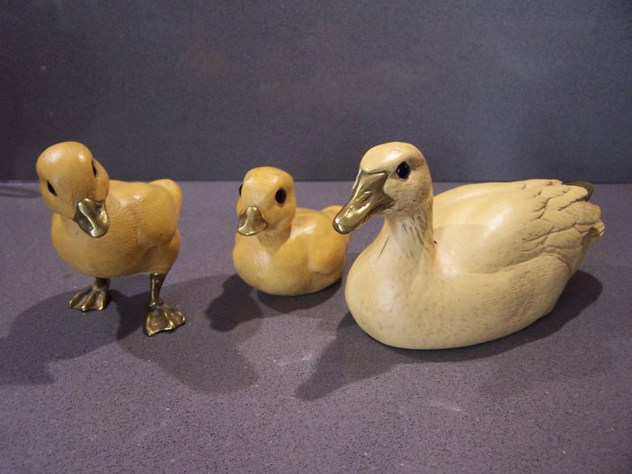 3 x Elli Malevolti ducks - mother duck with 2 boy ducks, signed and combined with brass fittings.