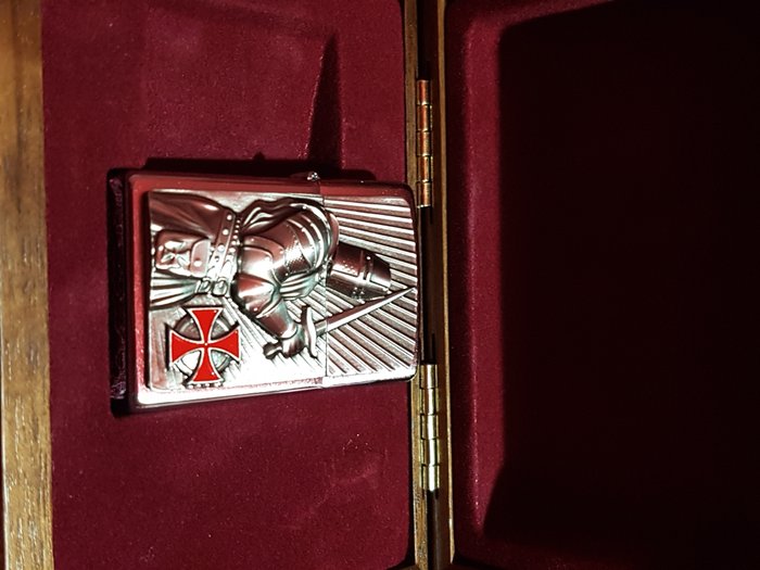 Zippo limited edition crusader warrior. Nr 270 of 1000. Year 2013. NEW with Original Box