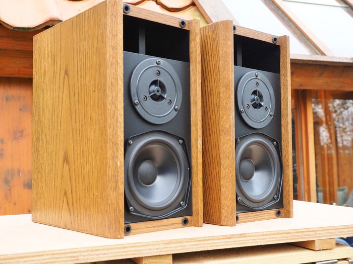 Atl Hd 304 Speakers With Horn Resonator Housing Design Catawiki