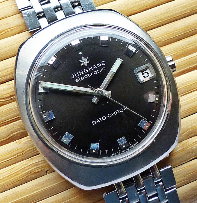 JUNGHANS electronic DATE-CHRON -- men's wristwatch vintage 1966 very beautiful collector's piece