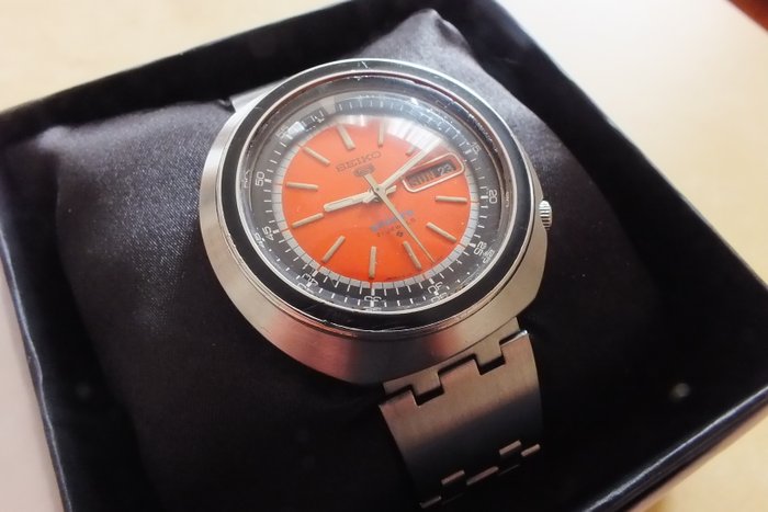 SEIKO 5 (6119-6400) UFO Case With Box - Men's Automatic Dress Wristwatch - Vintage 1970s