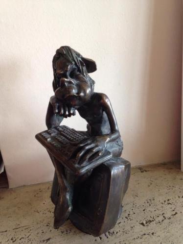 Paor bronze sculpture - Made in Spain