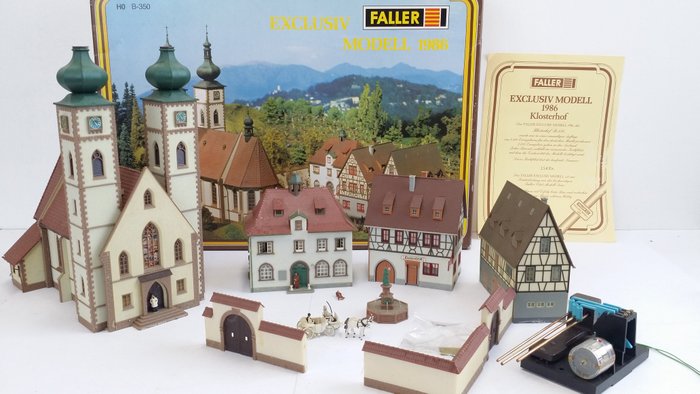 Faller H0 - B-350 - Exclusive-Model 1986 Monastery square