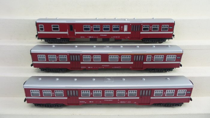 Lima H0 - 149778 - Set with 3 red M2 carriages for the IJssel line by the NS