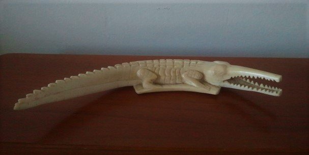 Antique ivory tusk carved in the shape of a crocodile - D.R Congo