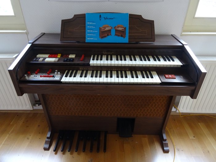 Welson electric organ