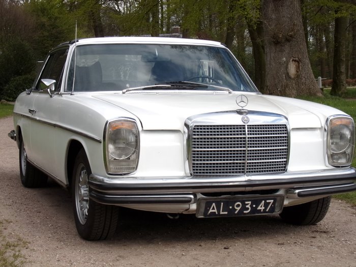 Mercedes-Benz -  W114 250E CONVERTIBLE - 1971
