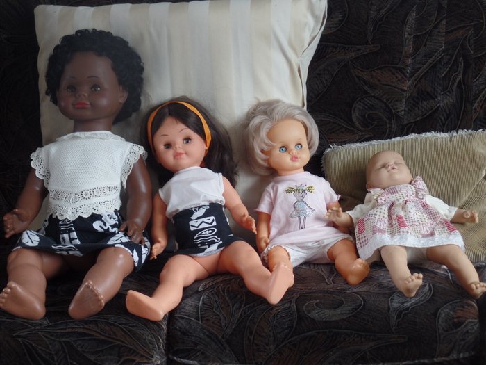 Four beautiful dolls - dark pop L.B 70/20, doll L.B. 16/50, BELLA and Reborn doll LB 18.