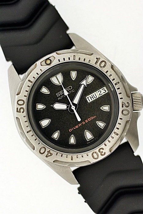 Seiko Scuba Divers model 7S26 0010 Automatic, day/date window men's wristwatch c.1997