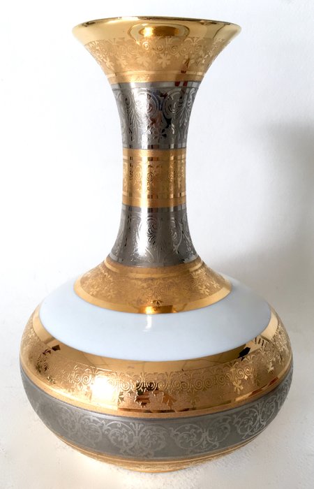 Porcellanes Sneroll Bohemia - vase with ' Gold and Silver ' decor ...