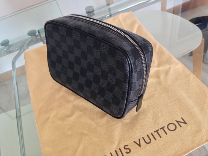 Louis Vuitton PM Damier - wash bag - graphite grey - Catawiki