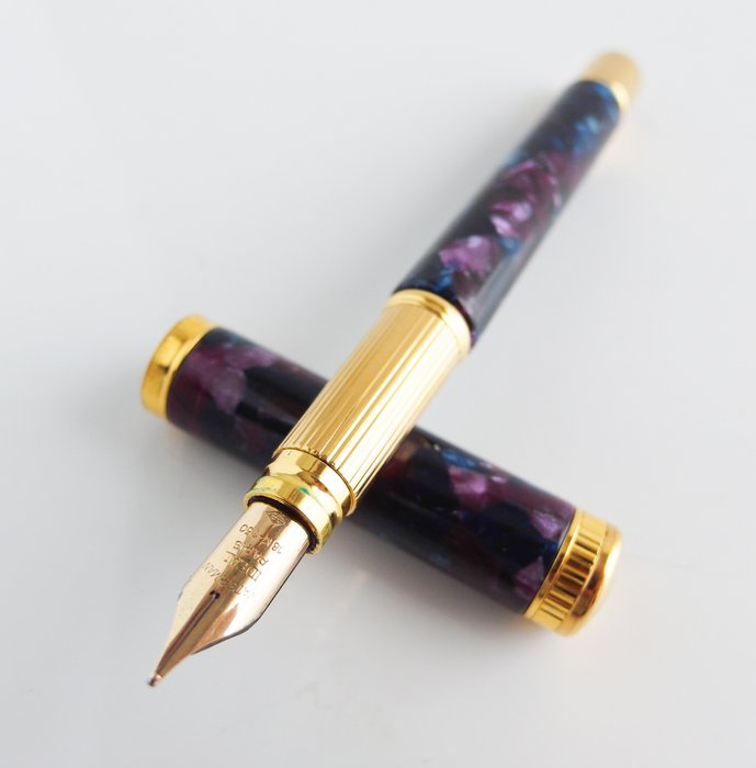 Waterman: Lady Agathe luxury fountain pen with original tube in the same material as the pen