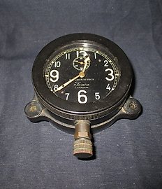 Clock Sonia Leonidas military memorabilia