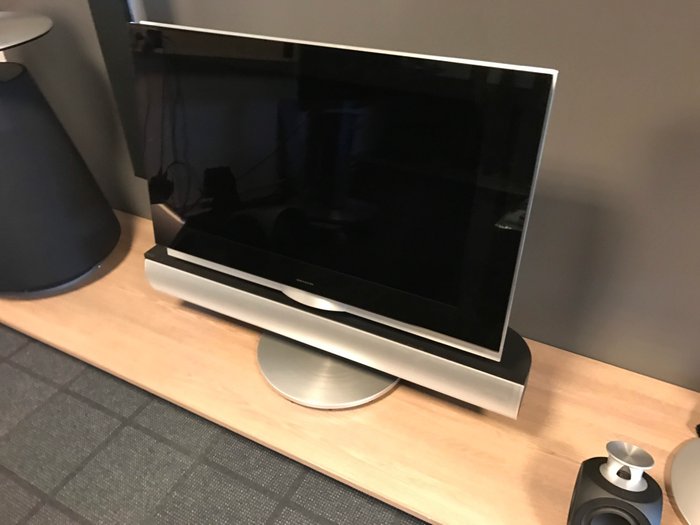 Bang & Olufsen BeoVision 7-32 T 9331 with BeoLab 7.1