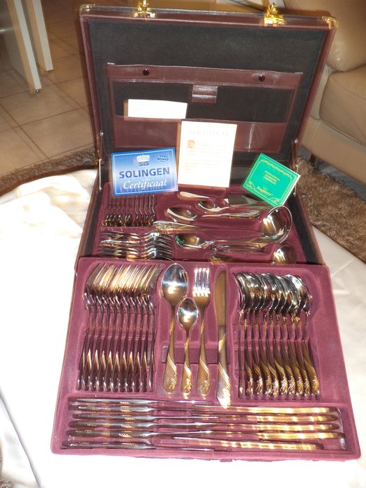 Cutlery case BERGHOFF 'modell suzanne' 72 - piece 23/24 ct gold plated