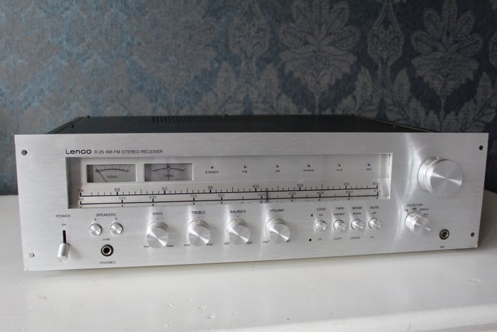 Lenco R 25 Stereo AM/FM receiver amplifier (1978-1982)