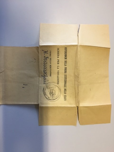 Ballot paper of the Monarchy/Republic referendum - Italy - 1946