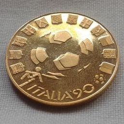 Italy – FIFA World Cup Medal / 'Italia '90' – Gold.