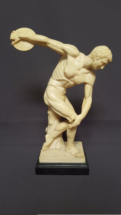 G. Ruggeri - Large Greek discus thrower