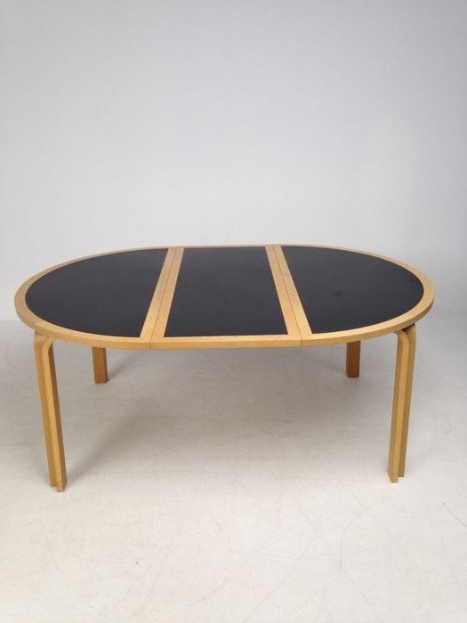 Rud Thygesen and Johnny Sørensen for Magnus Olesen – table in two parts
