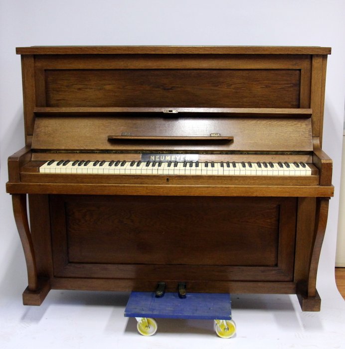 Neumeyer Piano ca. 1930