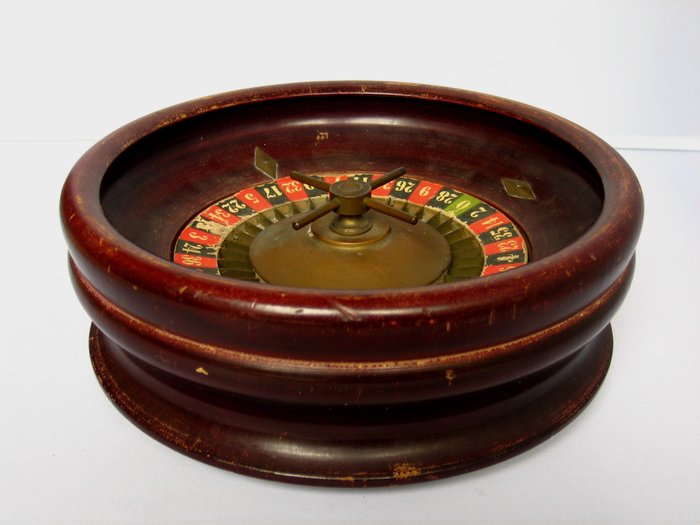 Antiek roulettewiel van hout en koper, klein tafelmodel made in Germany ca 1900 