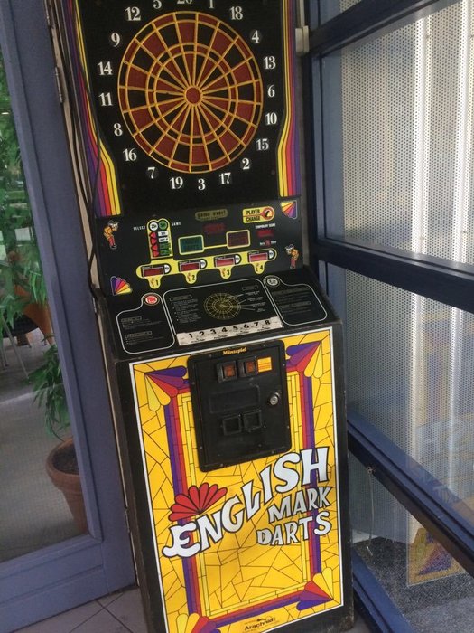 Rockford English mark darts collector’s item, early 80's arcade game