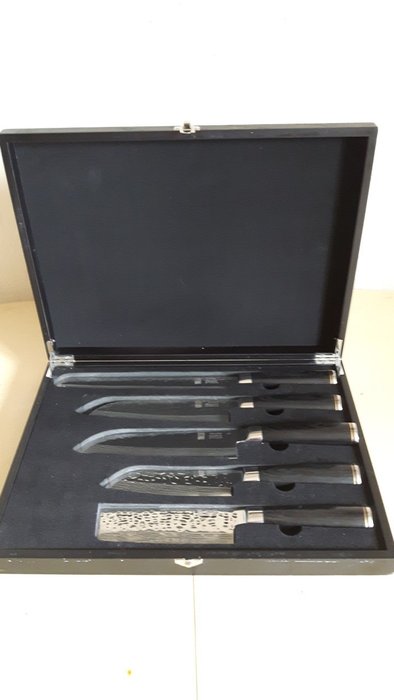 Seki Damascus knife set in case - 5 piece set