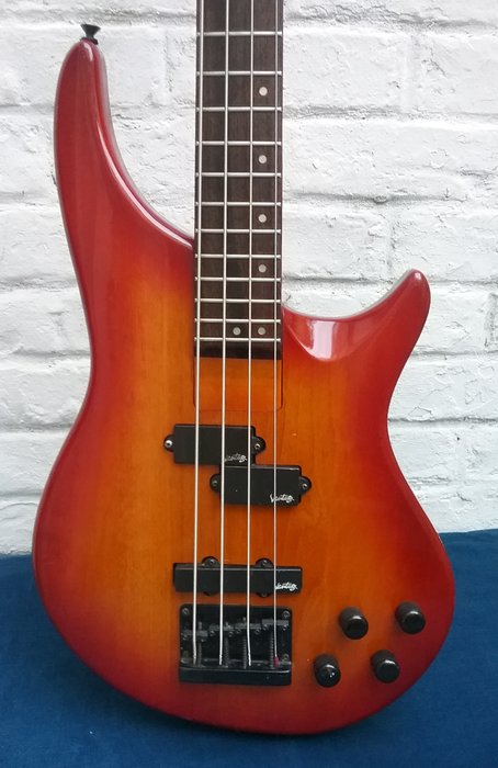 Bass VANTAGE 725B Redsunburst - 1992