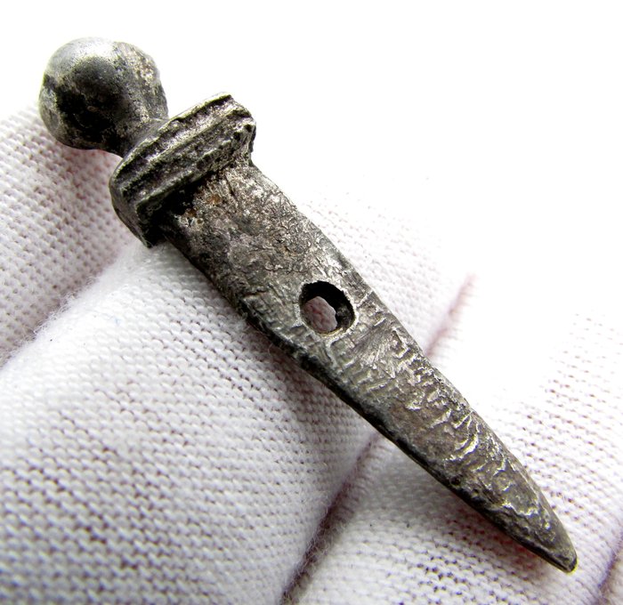 Ancient Roman silver gladius / sword pendant - Military amulet - 36 mm