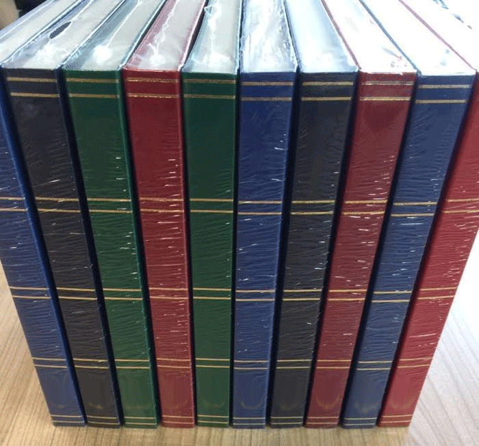 Lisätarvikkeet  - 10 Leuchtturm-arkistoalbumia, joissa 32 valkoista sivua