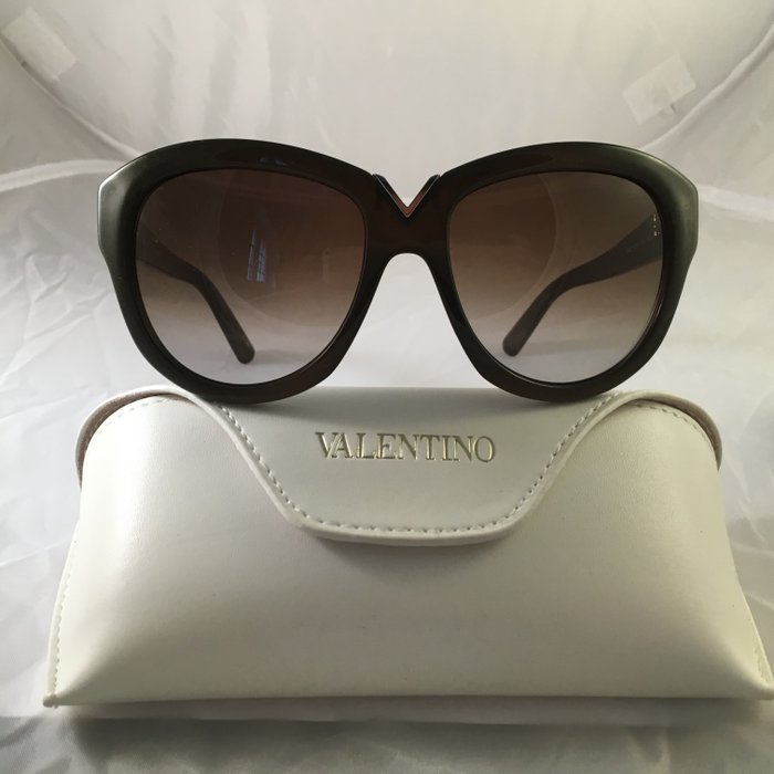 Valentino - Sunglasses - Womens, No resrve - Catawiki