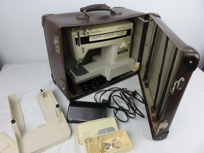 Hansa/Finesse zig zag automatic sewing machine, 1950s