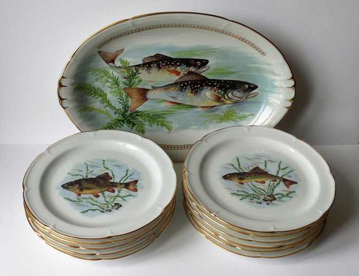 Porcelain (12-piece) fish crockery from Porcelaine Pate Fine Royal Émail (Vierzon) C.G., approx. 1920, France