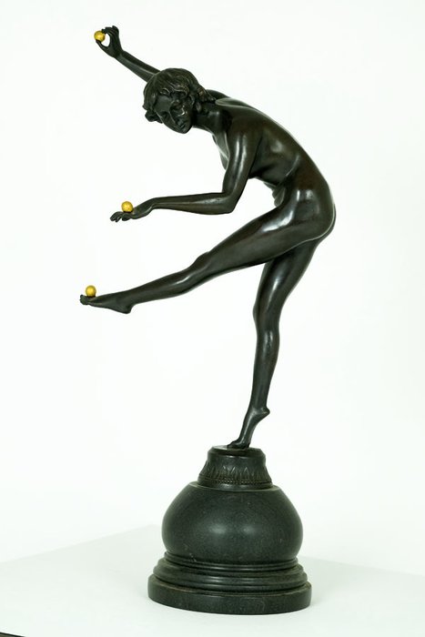Bronze sculpture entitled ' La Jongleuse ' to Claire Colinet - 50 cm - 5.6 kg, second half 20th century