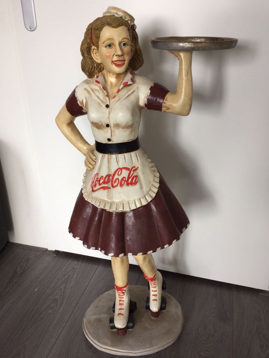 Coca Cola - Levensgroot beeld van Coca Cola Serveerster op Rollerskates - jaren '60-'70 