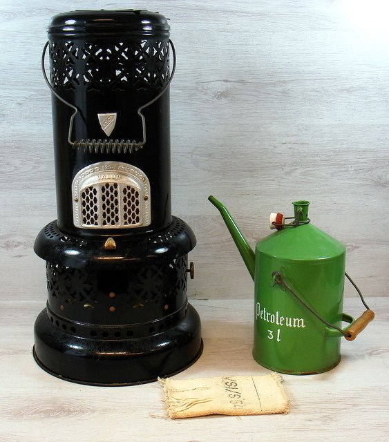 Valor antique oil stove with enamel oil can, United Kingdom, 20th century