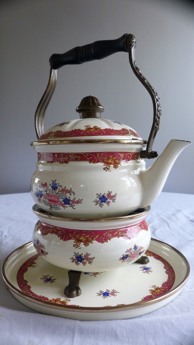 Fissler Asta enamel tea pot and tea light with beautiful motif