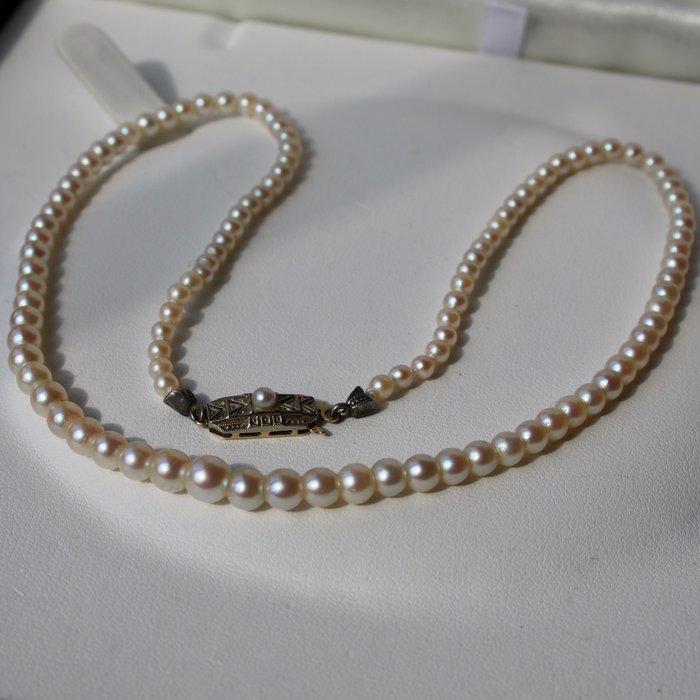 Japanese Akoya pearl necklace about 1920-1940, shiny pearls with Art ...