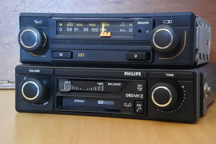 Philips Sprint 22AN593 klassieke autoradio met FM -  Stereo cassettespeler 060 MK2 - 1980