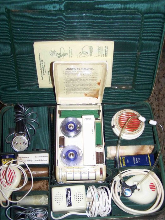 Cold war Minifon P55 wire recorder, full equipment in case with accessories - c. 1960