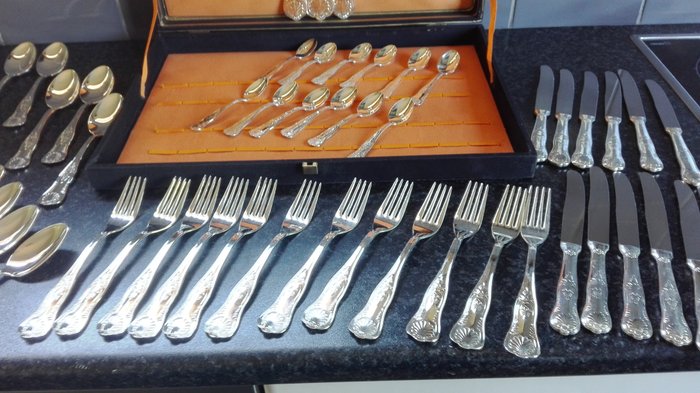 Silver plated cutlery case King Pattern, 51 parts, marked AMC 800 - AP poodle