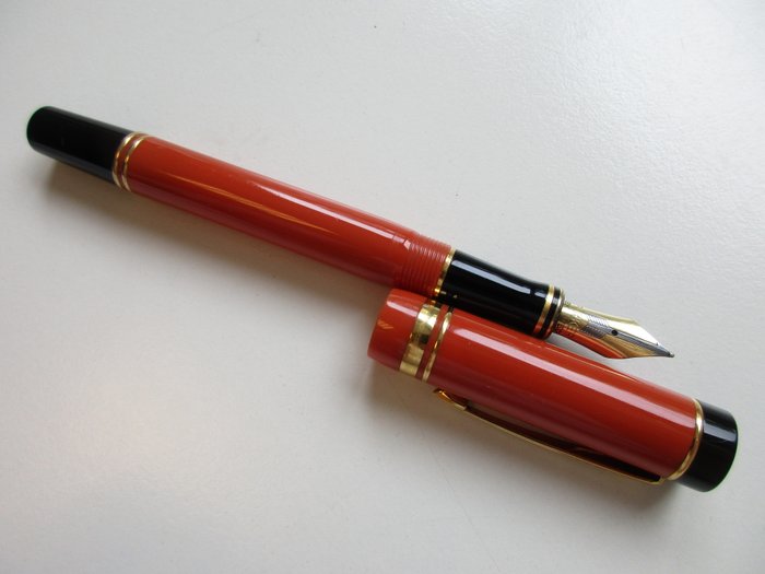 Parker Duofold Centennial Orange Fountain pen - 1980s