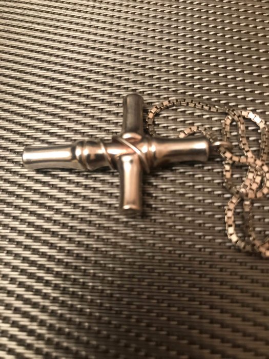 gucci bamboo cross necklace